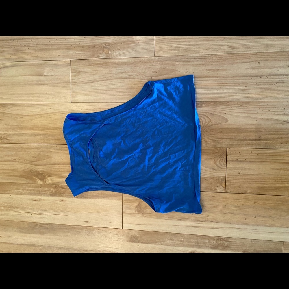 Lululemon cropped top
